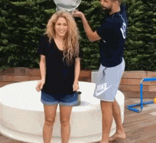 Gerard Pique and Shakira taking the ALS Ice Bucket Challenge